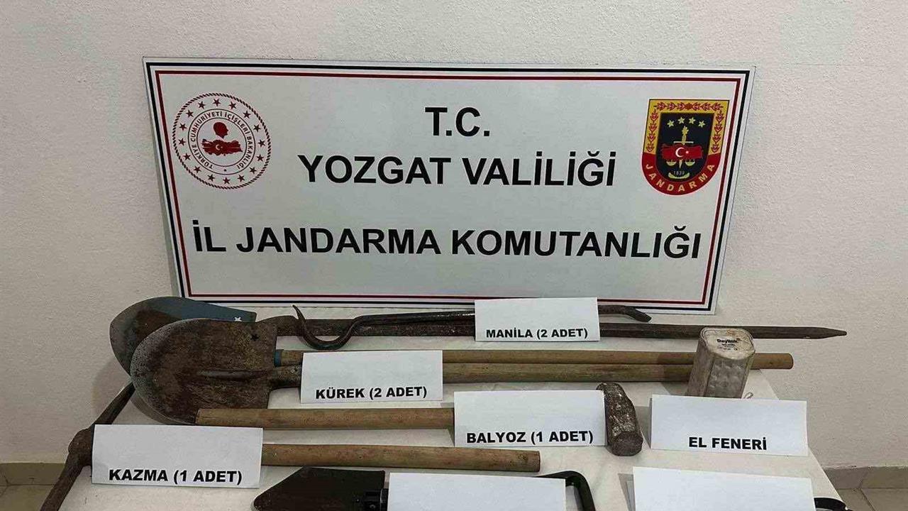 Yozgat’ta Kaçak Kazı Yapan Baba-Oğul Suçüstü Yakalandı
