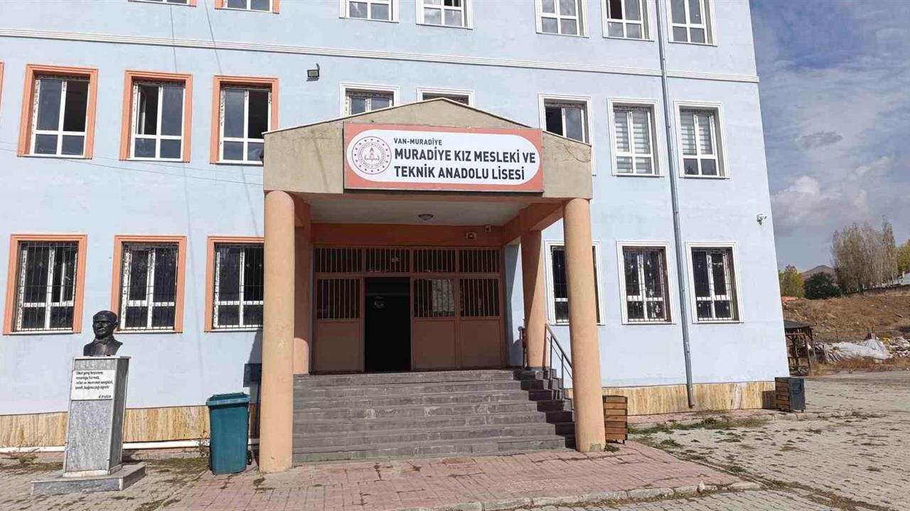 Muradiye'de Öğrencilerden Gazze'ye Destek Kampanyası