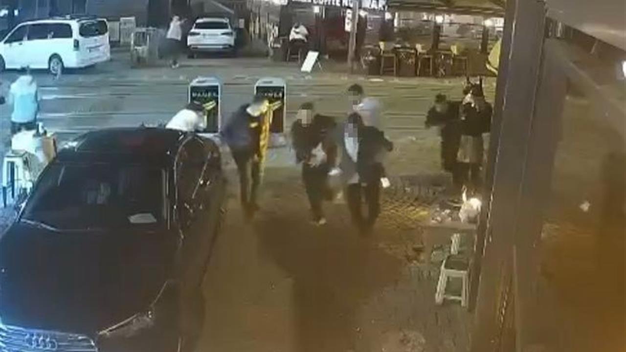 İzmit'te Eğlence Mekanında Silahlı Saldırı: 2 Yaralı