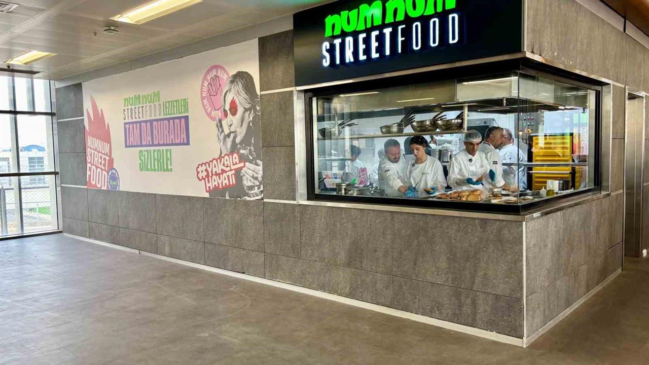 İstanbul Sabiha Gökçen Havalimanı’nda NumNum Street Food Açıldı