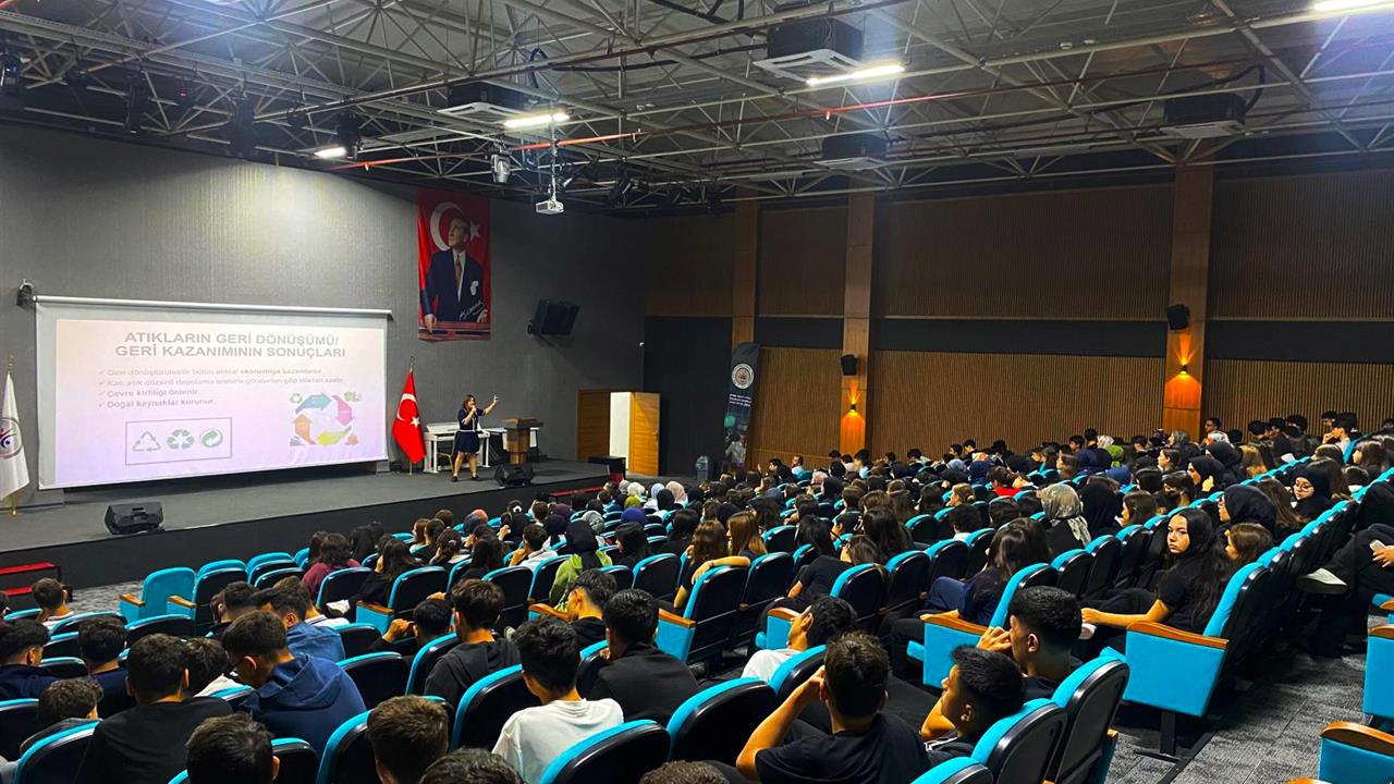 Alanya'da Lise Öğrencilerine Sıfır Atık Eğitimi Verildi