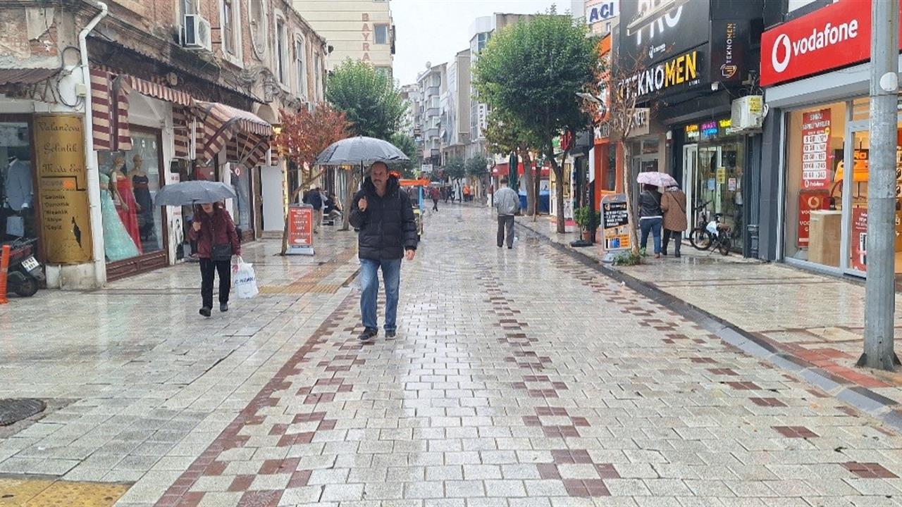 Kırklareli'nde Sağanak Yağış Hayatı Olumsuz Etkiliyor