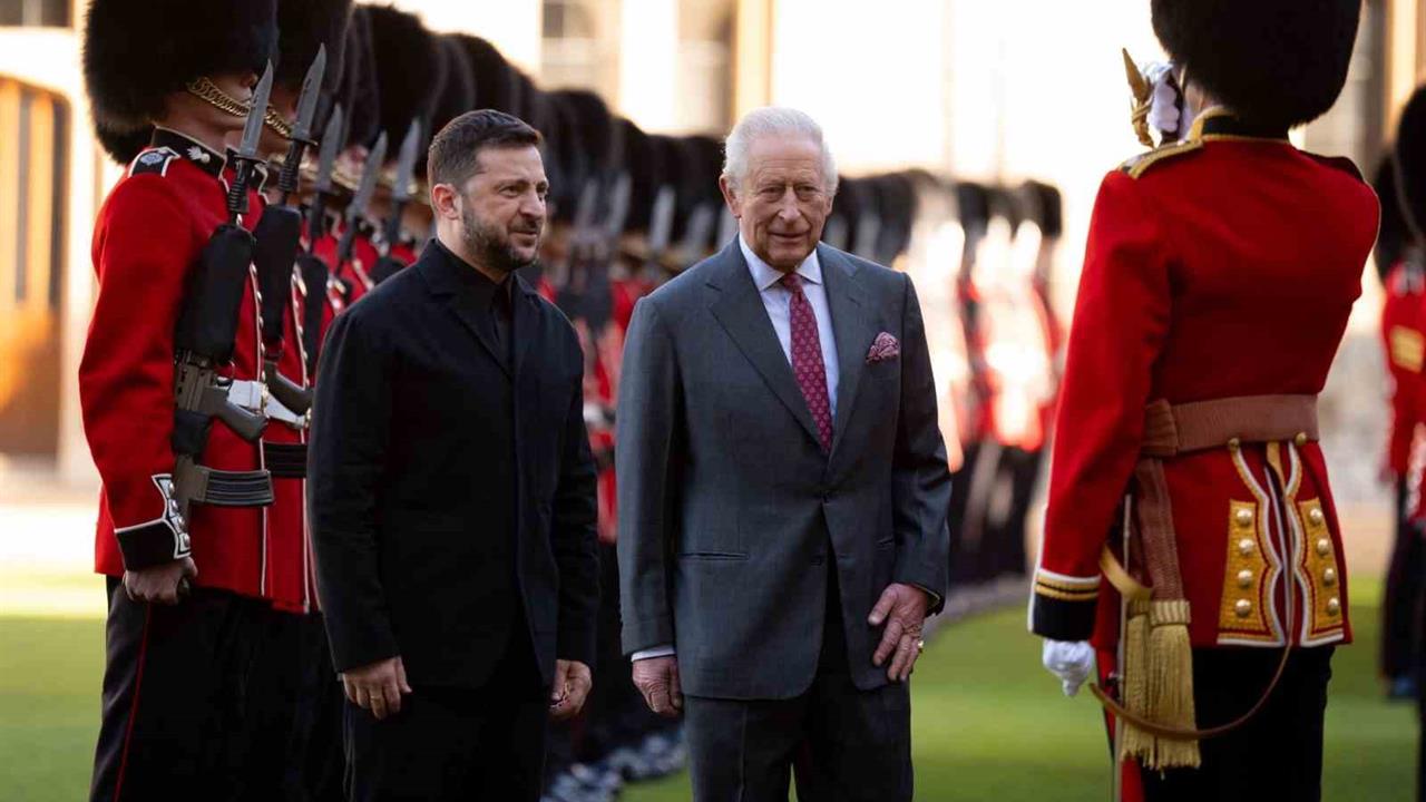Zelenskiy, Kral Charles ile Londra'da Karşılandı