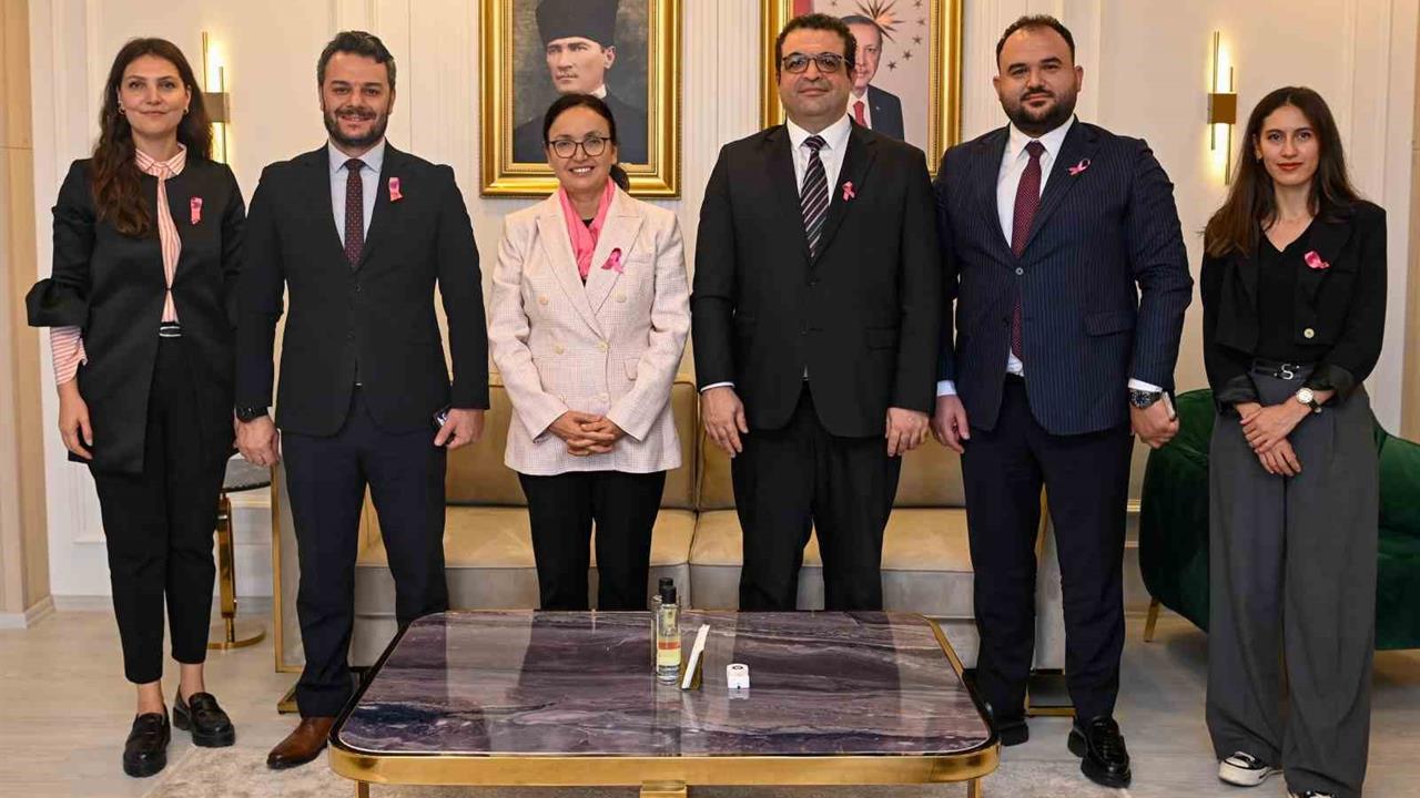 Bursa'da Pembe Farkındalık Projesi ile Meme Kanseri Mücadelesi