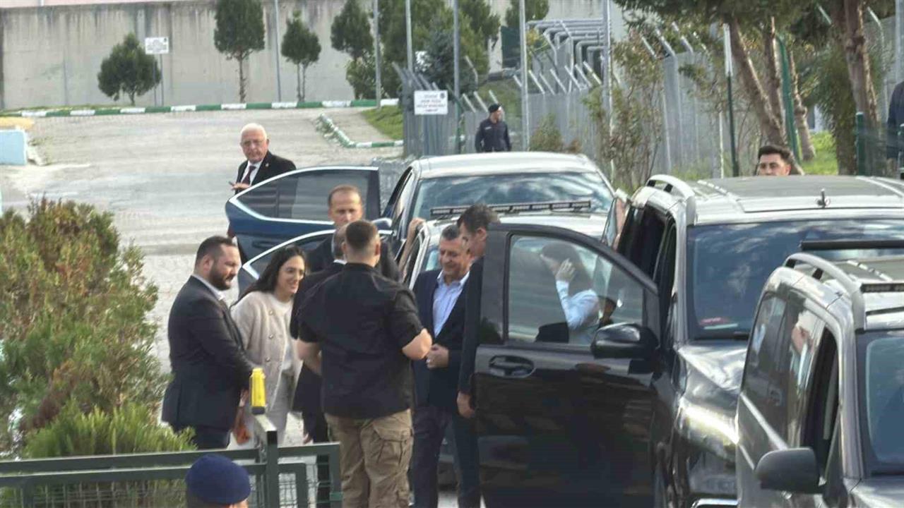 Özgür Özel, Düzce'de Pınar Türker'i Ziyaret Etti