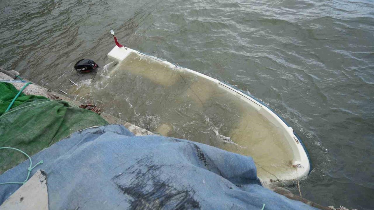 Edremit'te Lodos Fırtınası Balıkçı Teknelerini Batırdı