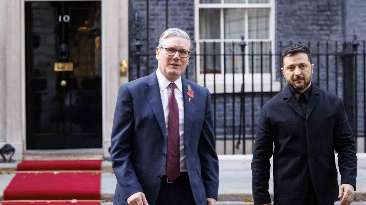 Zelenskiy: "Rus Petrol Şirketlerinin Dünya Pazarına Erişimi Kesilmeli"