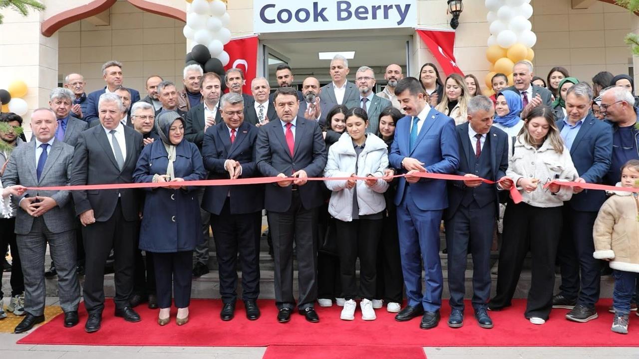 Kütahya'da DPÜ Yerleşkesi'nde Yeni Kafe Açıldı