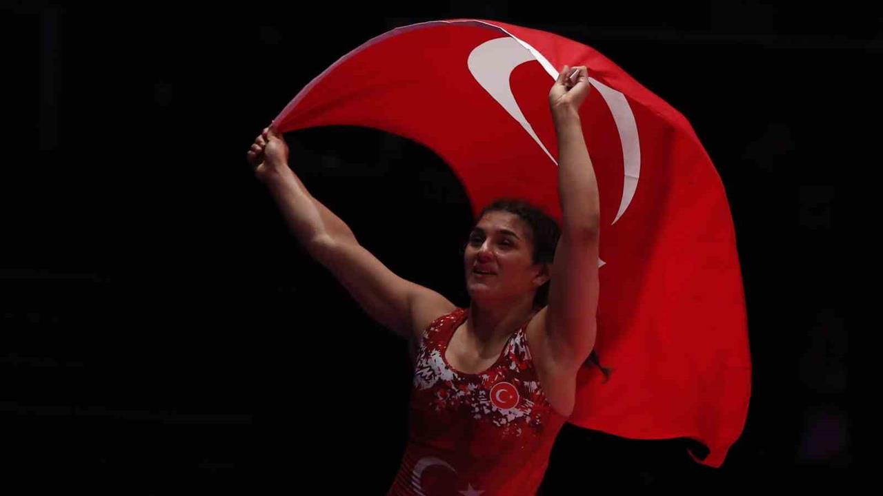 Nesrin Baş, 3. Kez U23 Dünya Şampiyonu Oldu