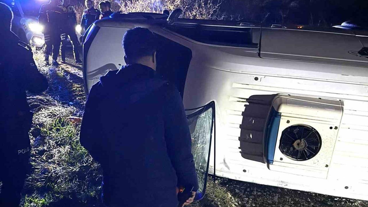 Kütahya'da Polisten Kaçan Sürücü Kaza Yapınca Yakalandı