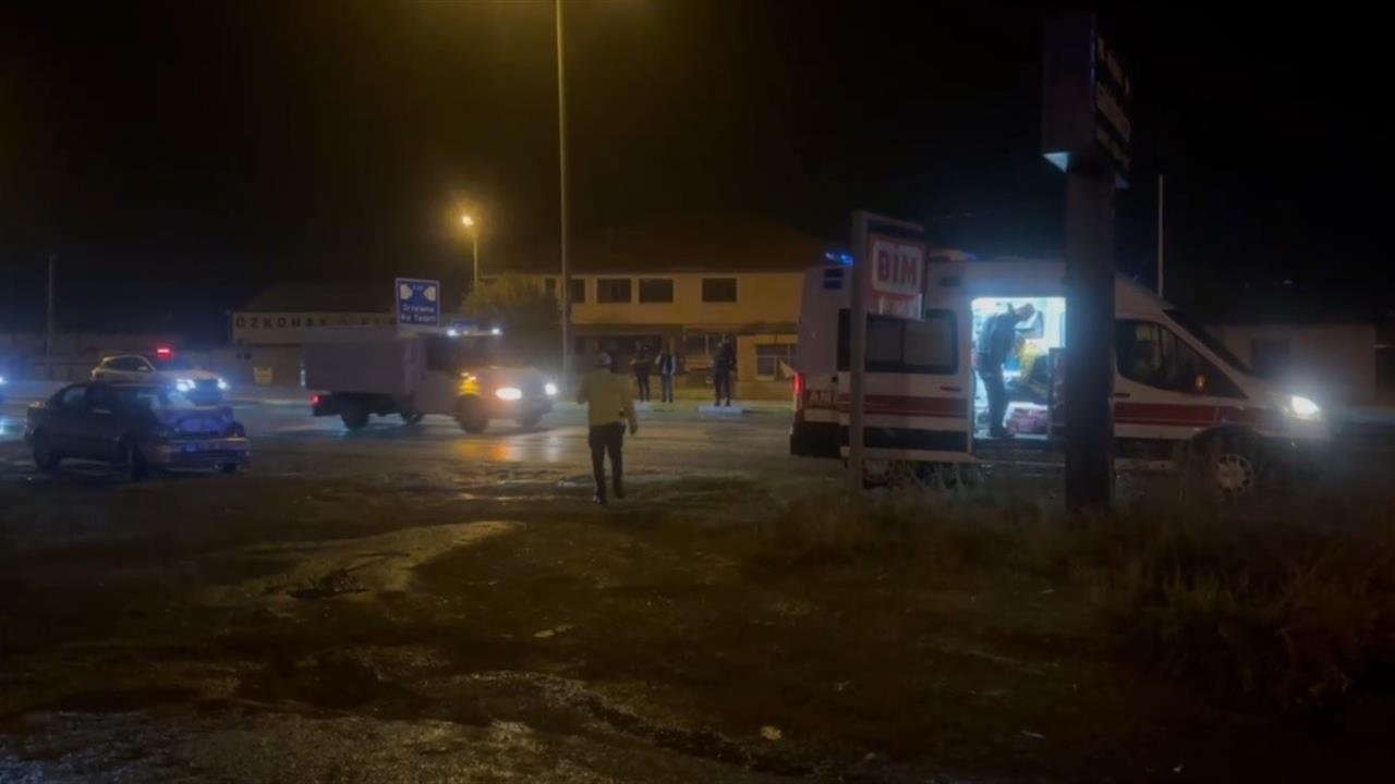Erzincan'da Otobüs-Otomobil Çarpışması: 1 Yaralı