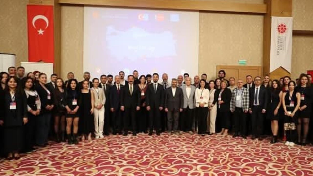 "Pedagojik Yaklaşımlarla Dezenformasyonla Mücadele ve Dijital Medyanın Etkileri-hatay Çalıştayı" Hatay'da Yapıldı.