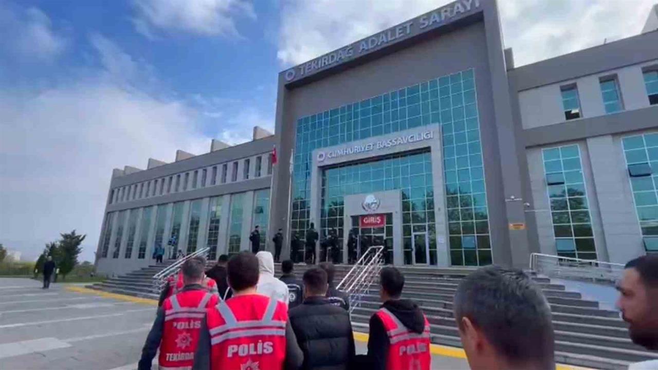 Tekirdağ'da Düzensiz Göçmen Kaçakçılarına Operasyon: 27 Gözaltı