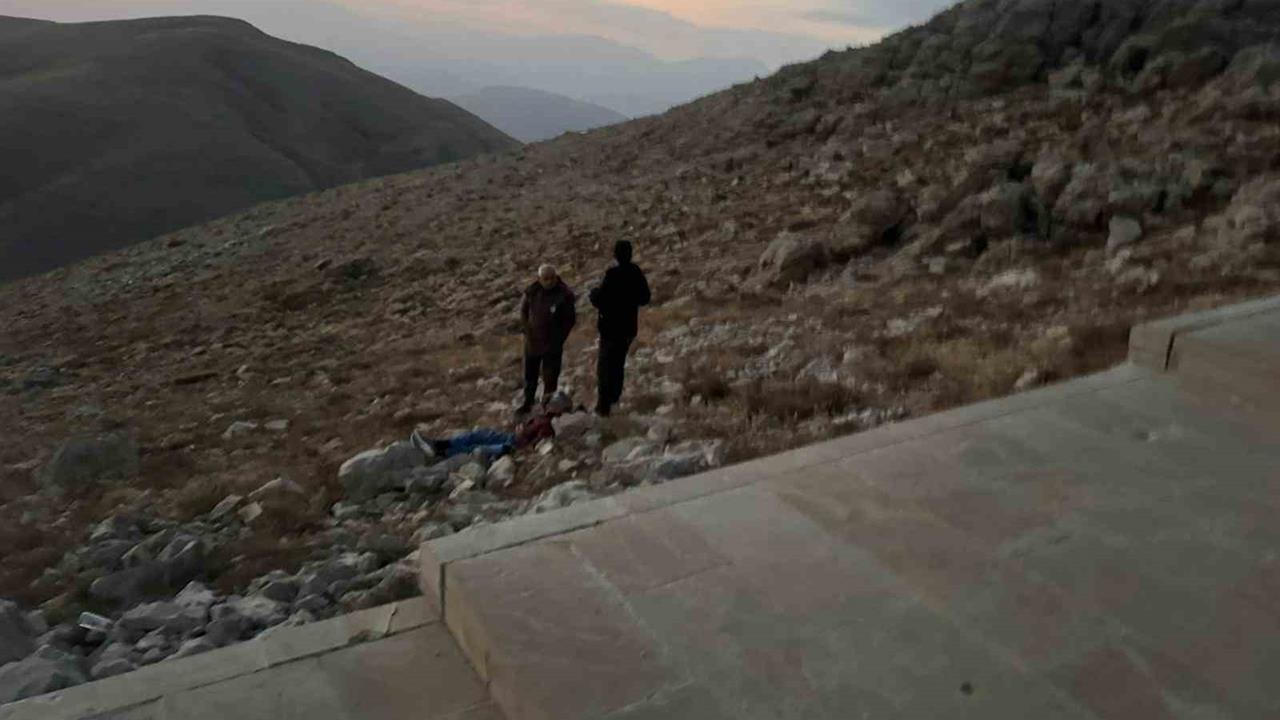 Adıyaman'da Turist Merdivenlerden Yuvarlandı: Yaralı Var