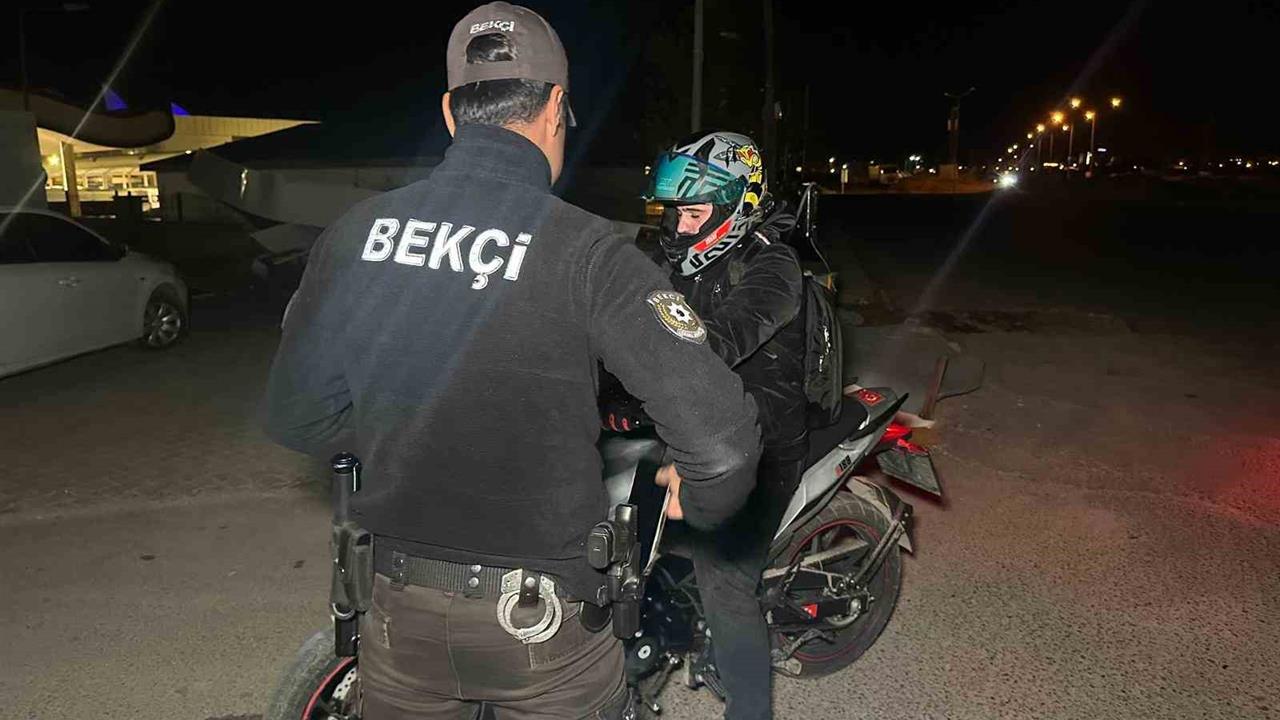 Adıyaman'da Konteyner Kentlerde Asayiş Uygulamaları Sürüyor