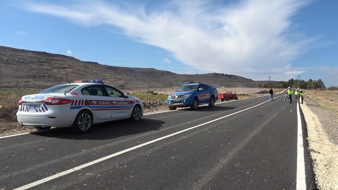 Kilis'te Elektrikli Motosiklet Devrildi: Karı Koca Yaralandı