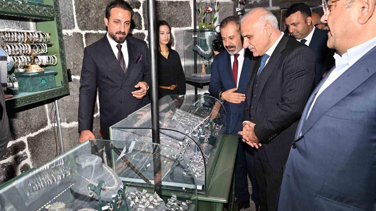 Diyarbakır'da Hasırevi ve El Sanatları Atölyesi Açıldı