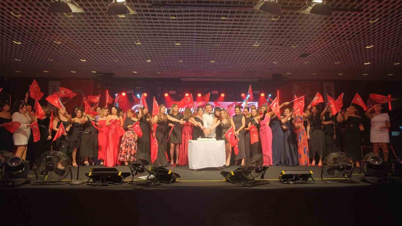 Cumhuriyet Balosu Antalya'da Coşkuyla Kutlandı