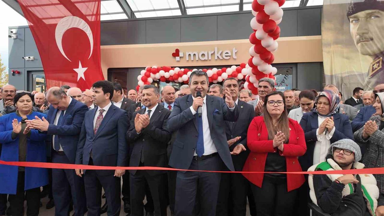 Gediz'de Akaryakıt İstasyonu Açıldı