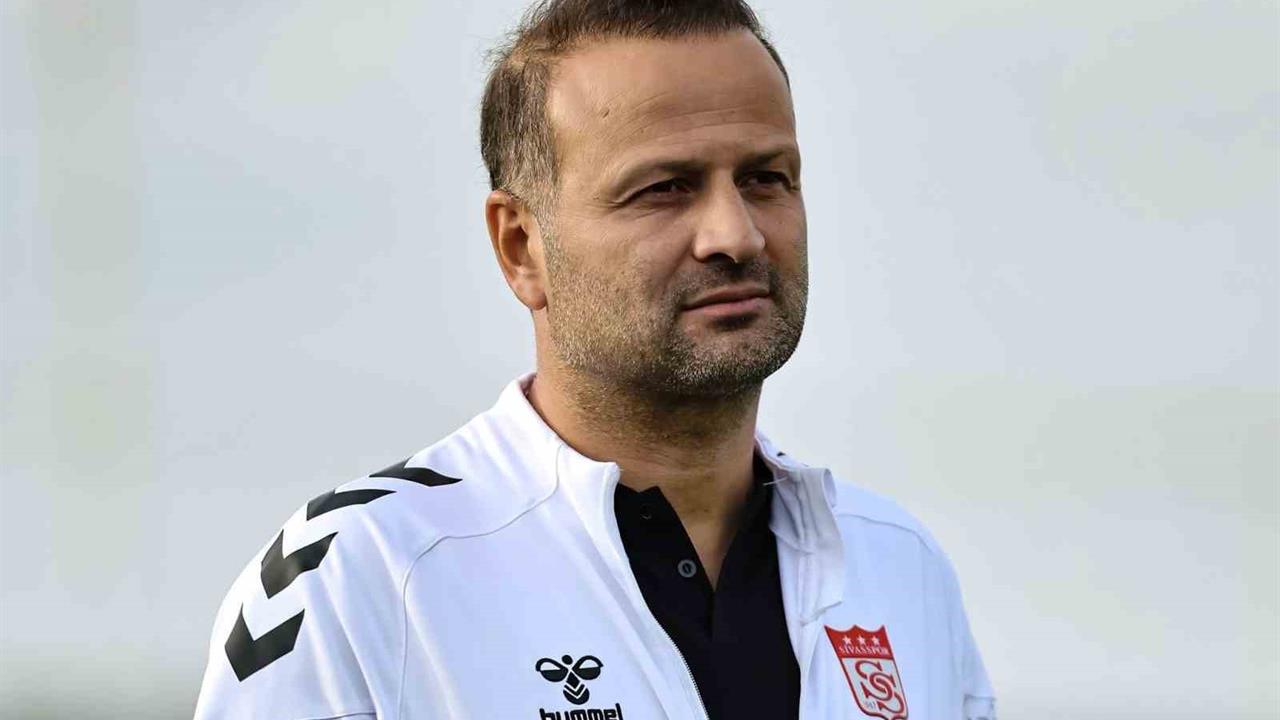 Sivasspor, Teknik Direktör Osman Zeki Korkmaz ile Yollarını Ayırıyor
