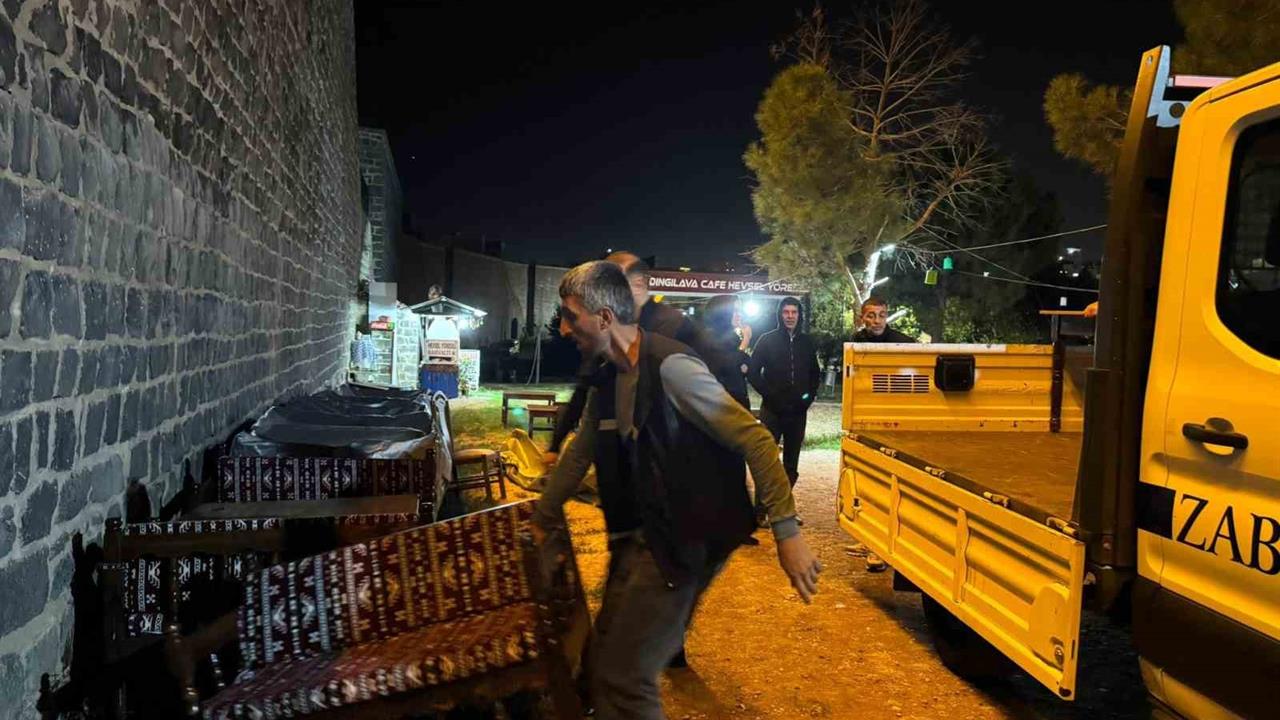 Diyarbakır'da Sur Diplerini İşyeri Tahliye Edildi