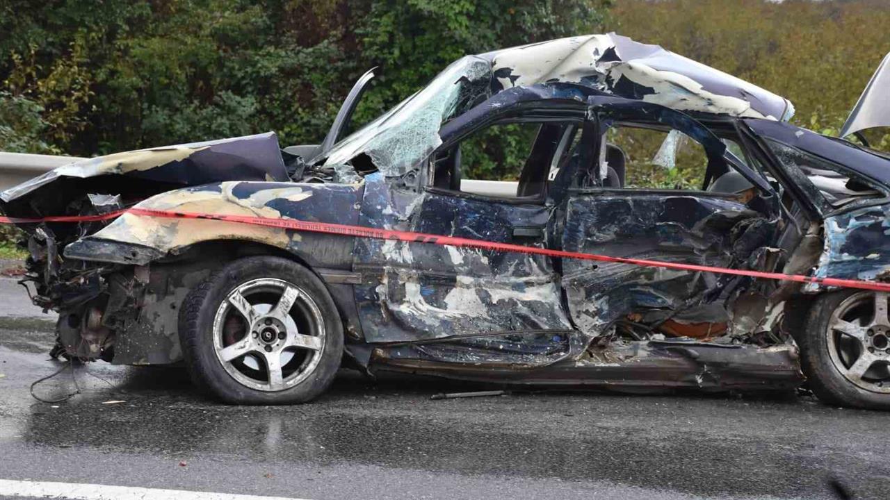 Sakarya'da Otobüs Kazası: 1 Ölü, 2 Yaralı