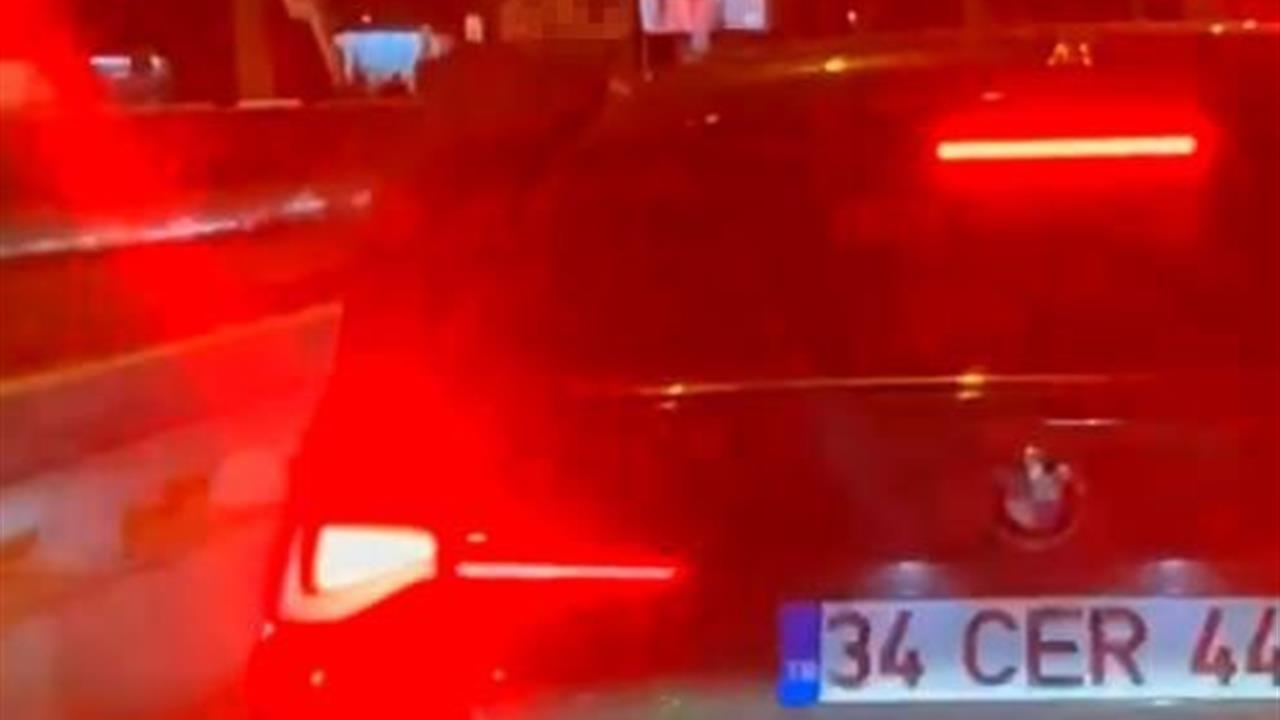 Bakırköy'de Maganda Kadın Sürücüyü Darp Etti