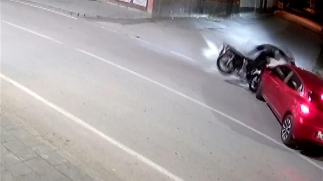 Afşin'de Otomobil ve Motosiklet Çarpıştı: 1 Yaralı