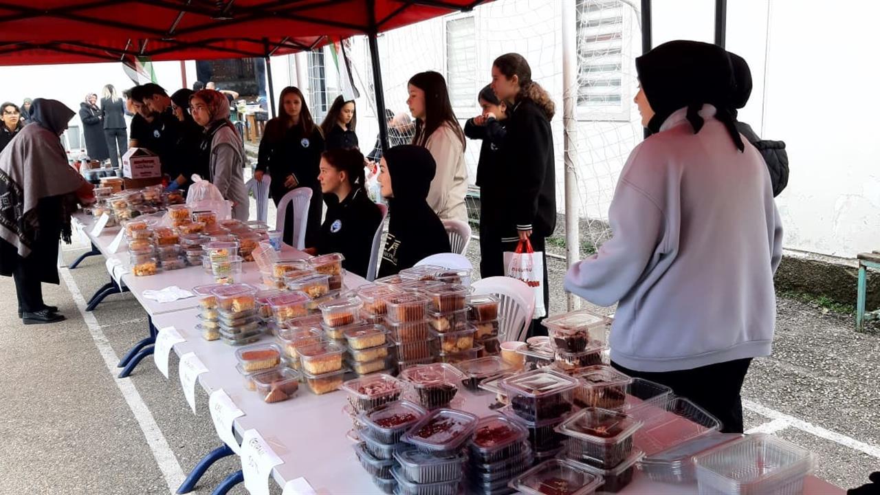 Mudurnu İmam Hatip Lisesi Öğrencilerinden Gazze İçin 70 Bin Lira Destek