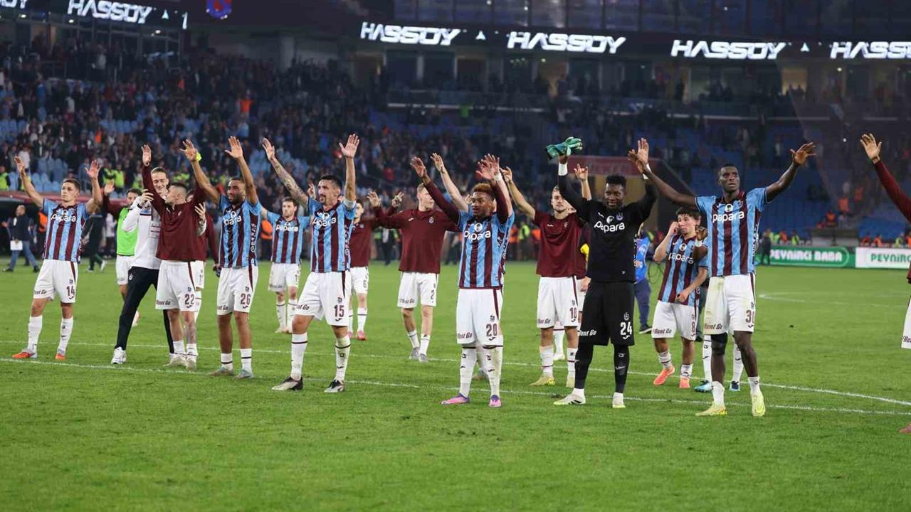 Trabzonspor, Eyüpspor'u 2-0'la Geçti