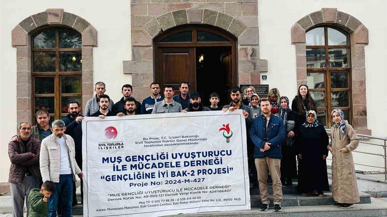 Muşlu Gençler Erzurum'un Tarihi Mekanlarını Keşfetti