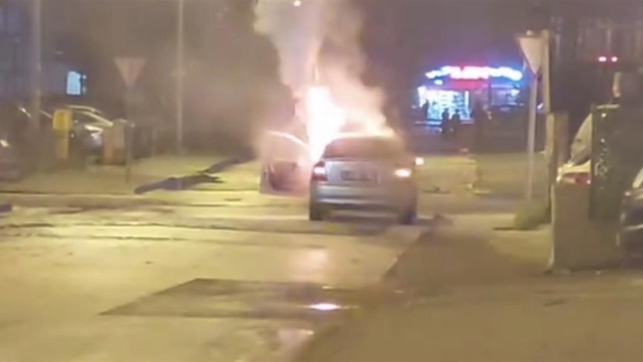 Düzce'de Otomobil Alev Alev Yandı: Kullanılamaz Hale Geldi