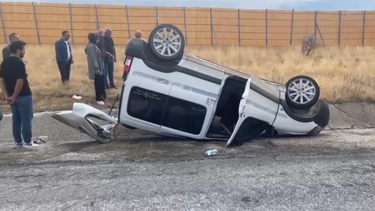 Erzincan'da Takla Atan Araçta 4 Yaralı