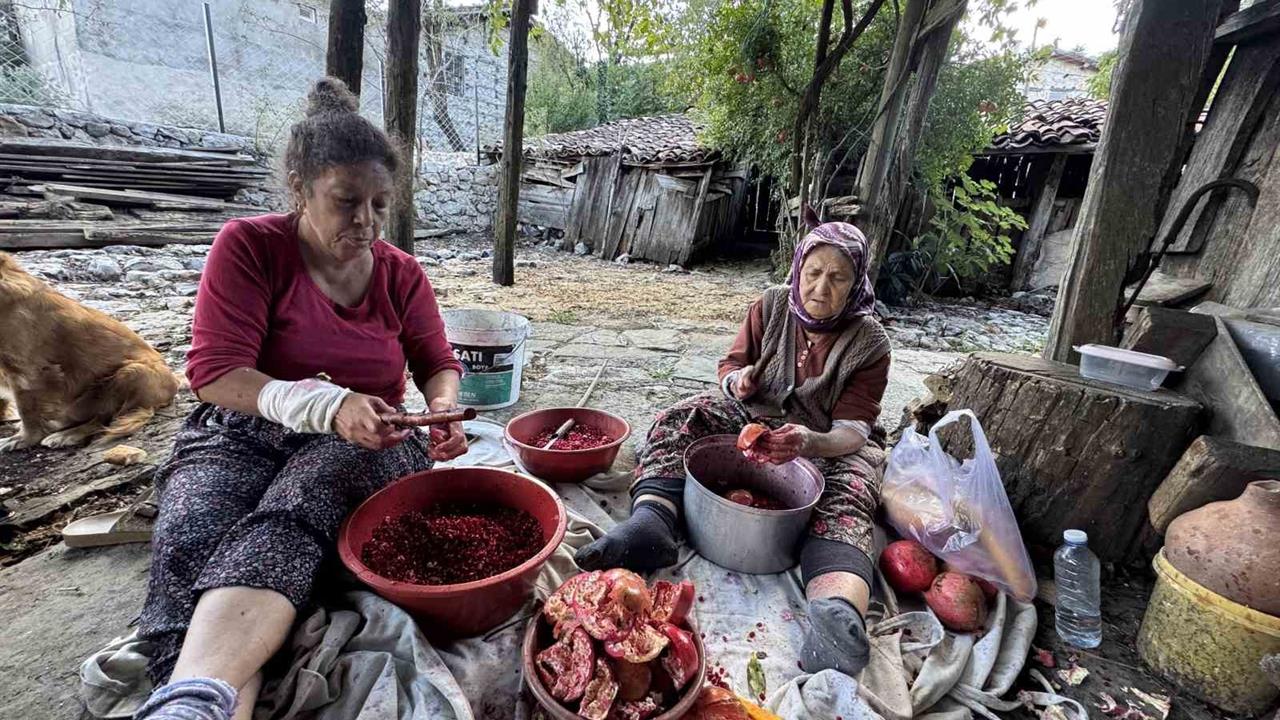 Antalya'da Geleneksel Nar Ekşisi: Kilosu 600 Lira