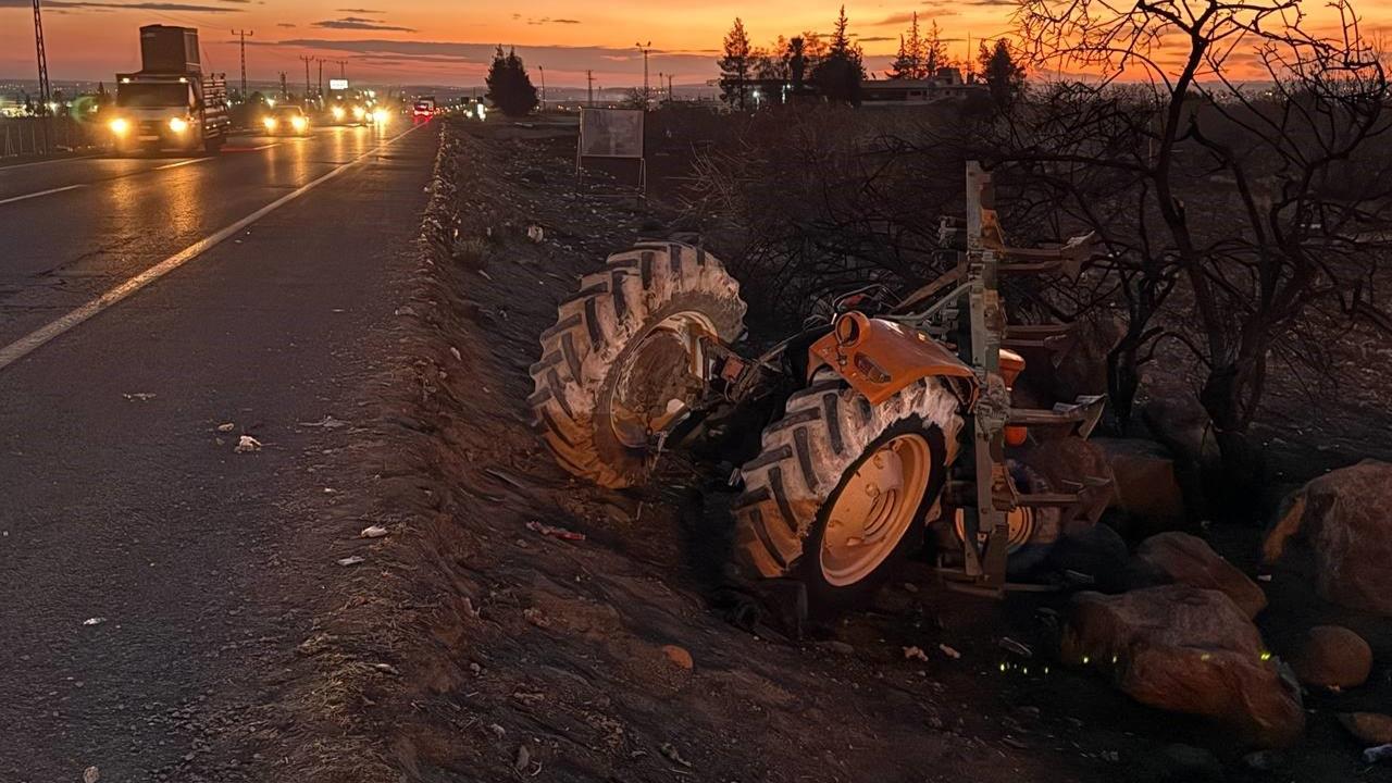 Şanlıurfa'da Traktör Devrildi: 2 Kişi Ağır Yaralandı