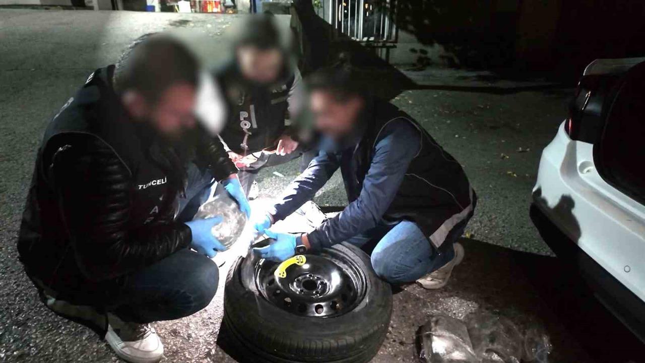 Tunceli'de Stepneye Gizlenmiş Uyuşturucu Ele Geçirildi