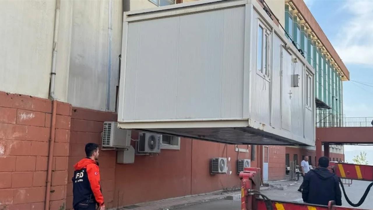 Şırnak'ta Hastaneye 10 Yaşam Konteniyeri Desteği Sağlandı