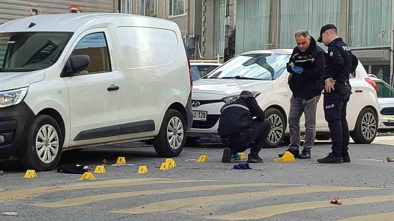 Kağıthane'de Sokak Ortasında Cinayet: 15 El Ateş Etti