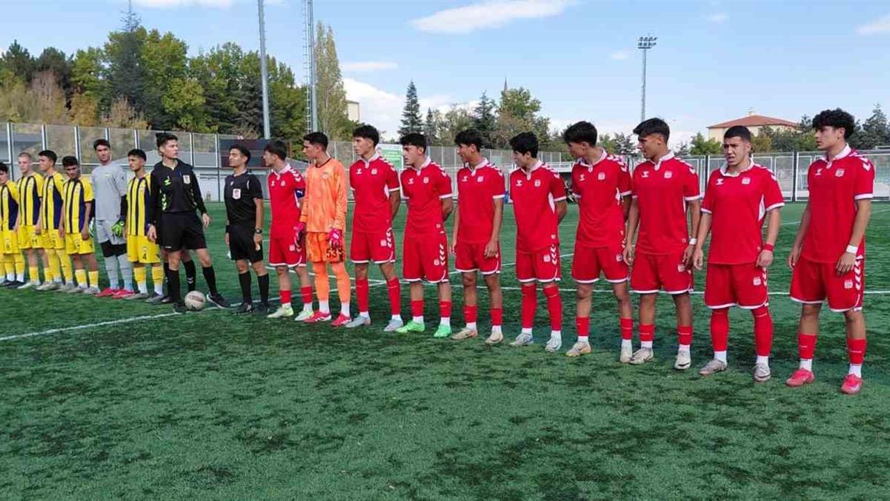 Kayseri'de Gelişim Ligi U-17: Talas Belediyespor 0 - Sivasspor 4