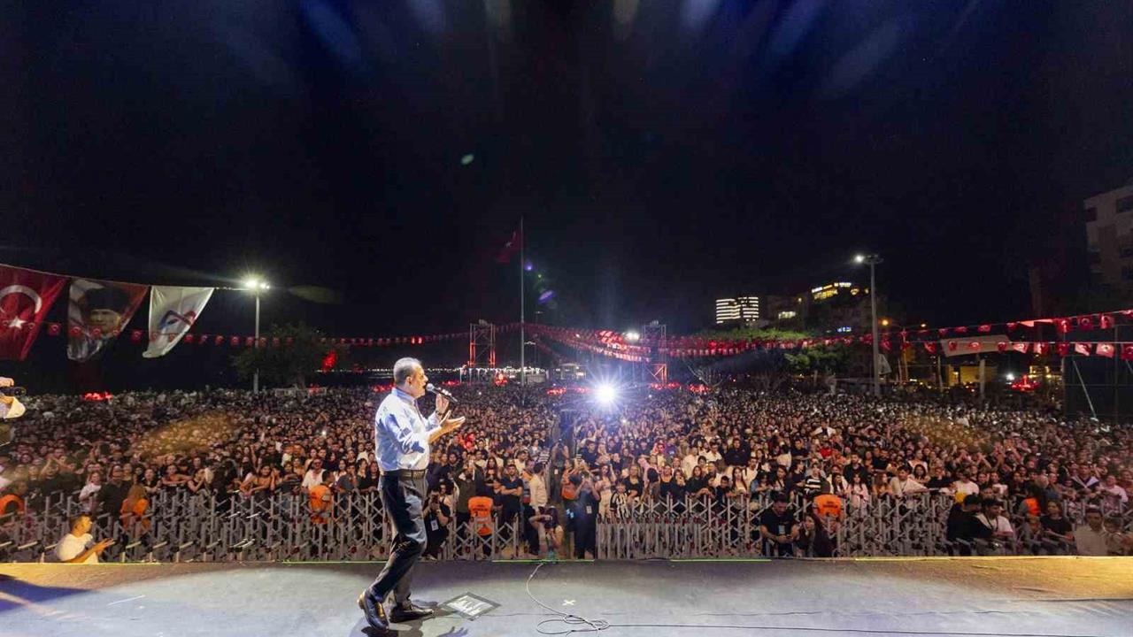 Mersin'de Gençlik Festivali Coşkusu Yaşanıyor