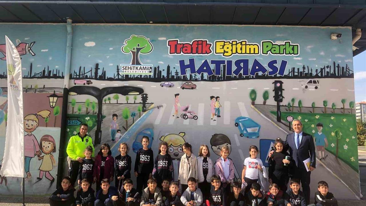 GKV’li Öğrenciler Trafik Kurallarını Öğreniyor