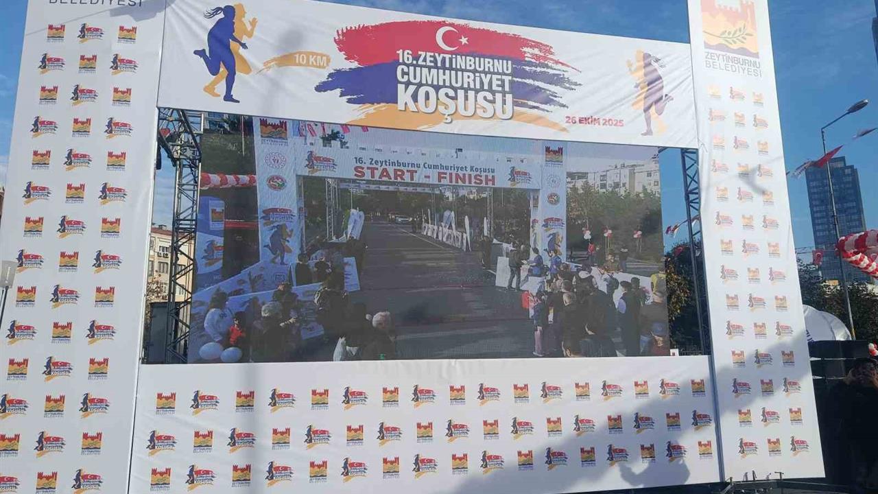 Zeytinburnu'nda Uluslararası Cumhuriyet Koşusu Coşkusu Yaşandı