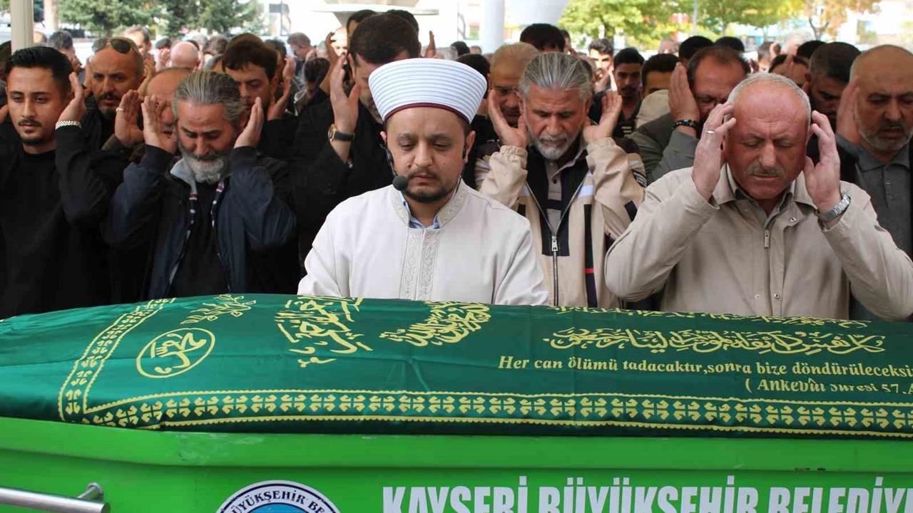 Gazeteci Azim Deniz'in Acı Kaybı: Babası Hayatını Kaybetti