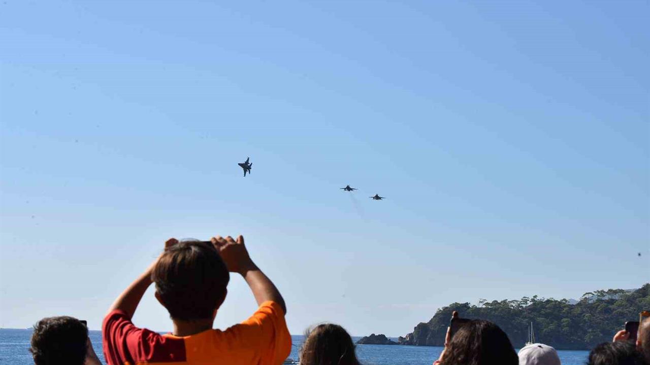 Fethiye'de Hava Oyunları Festivali'nde F-16 Gösterisi Heyecan Verdi