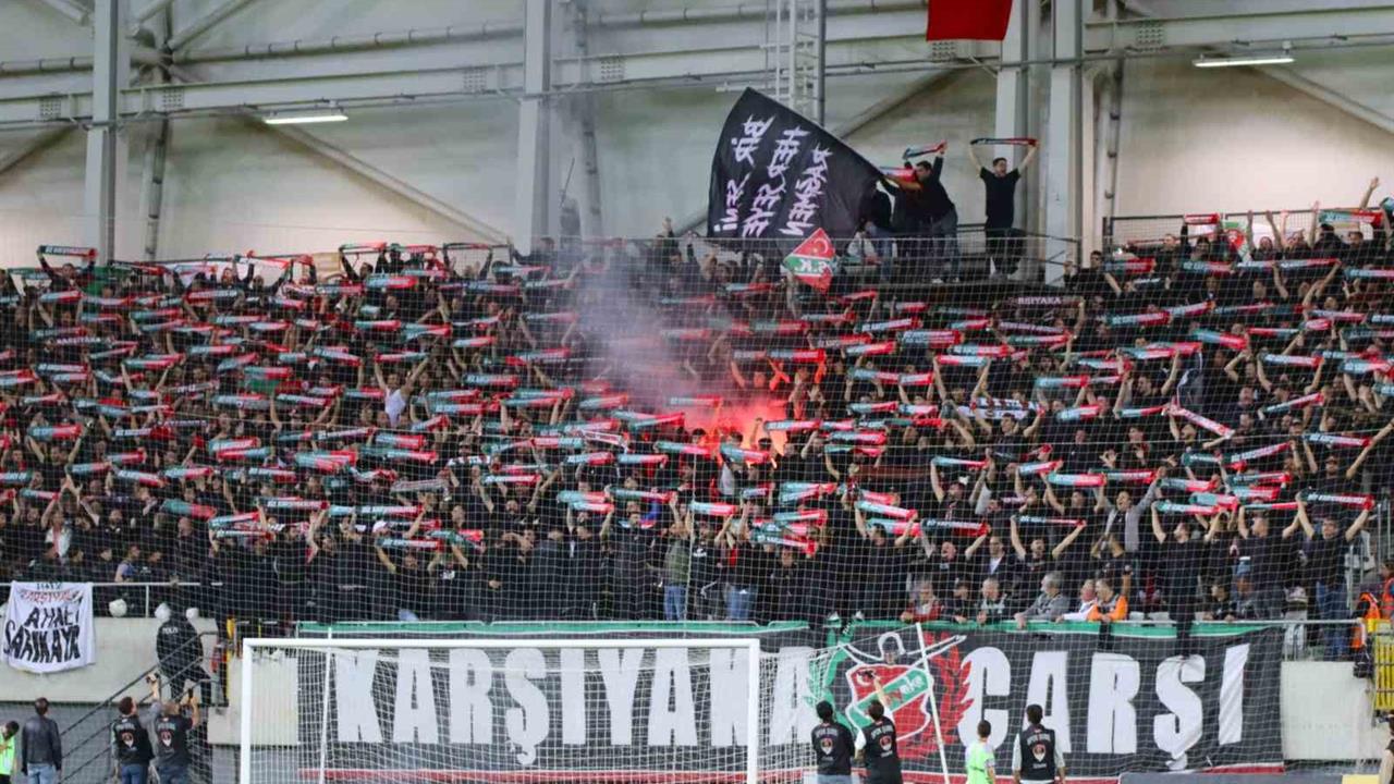 İzmir Derbisinde Altay ve Karşıyaka Beraberlikte Anlaştı