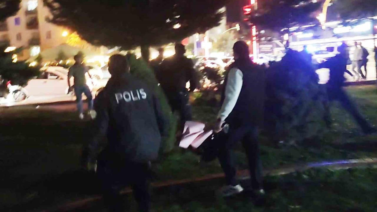 Aksaray'da Eski ve Yeni Sevgili Kavgası: Biber Gazıyla Müdahale