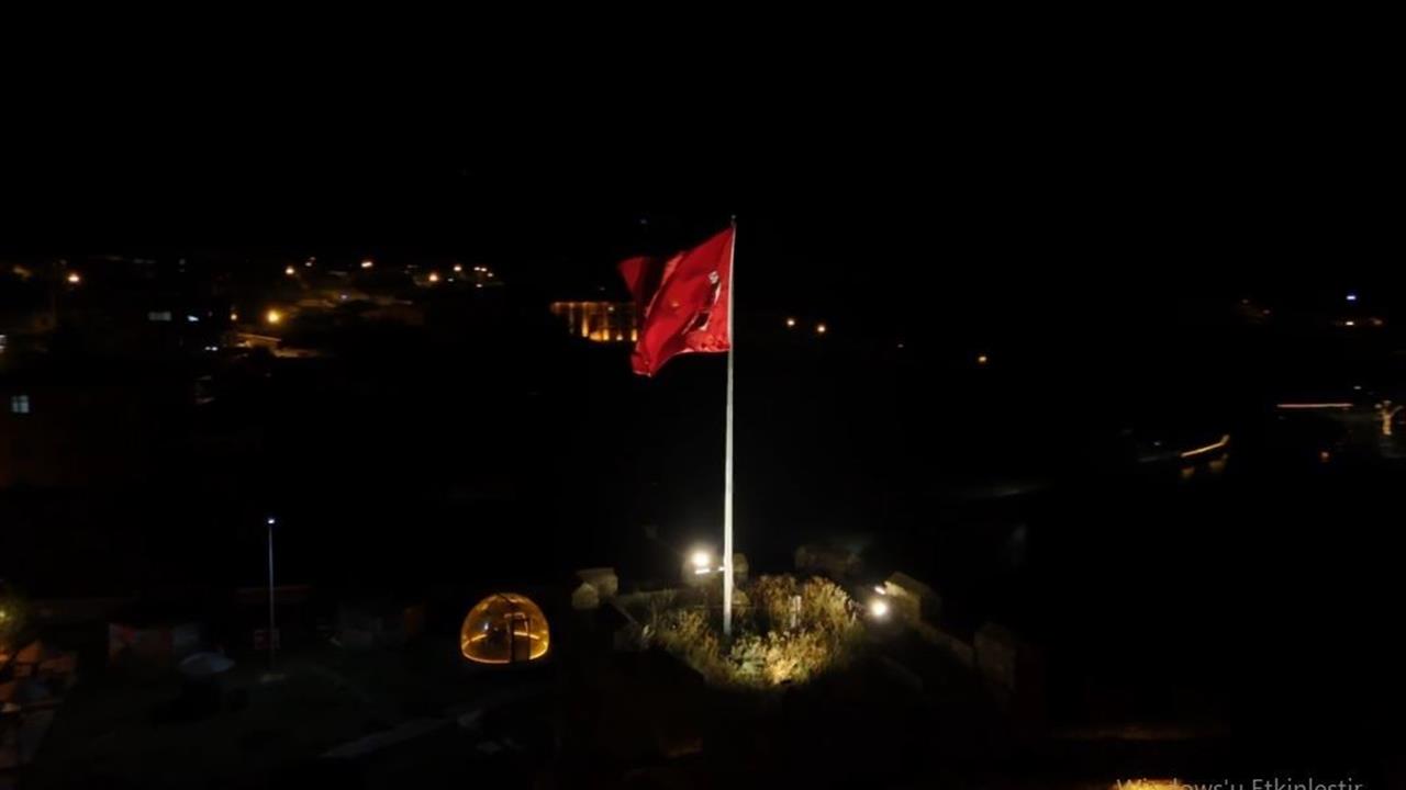 Ardahan Kalesi Gece Işıklandırmasıyla Göz Kamaştırıyor