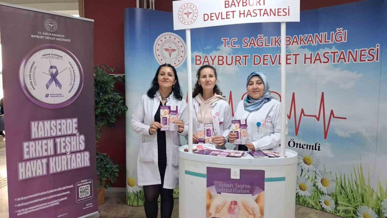 Bayburt’ta meme kanseri farkındalık standı açıldı