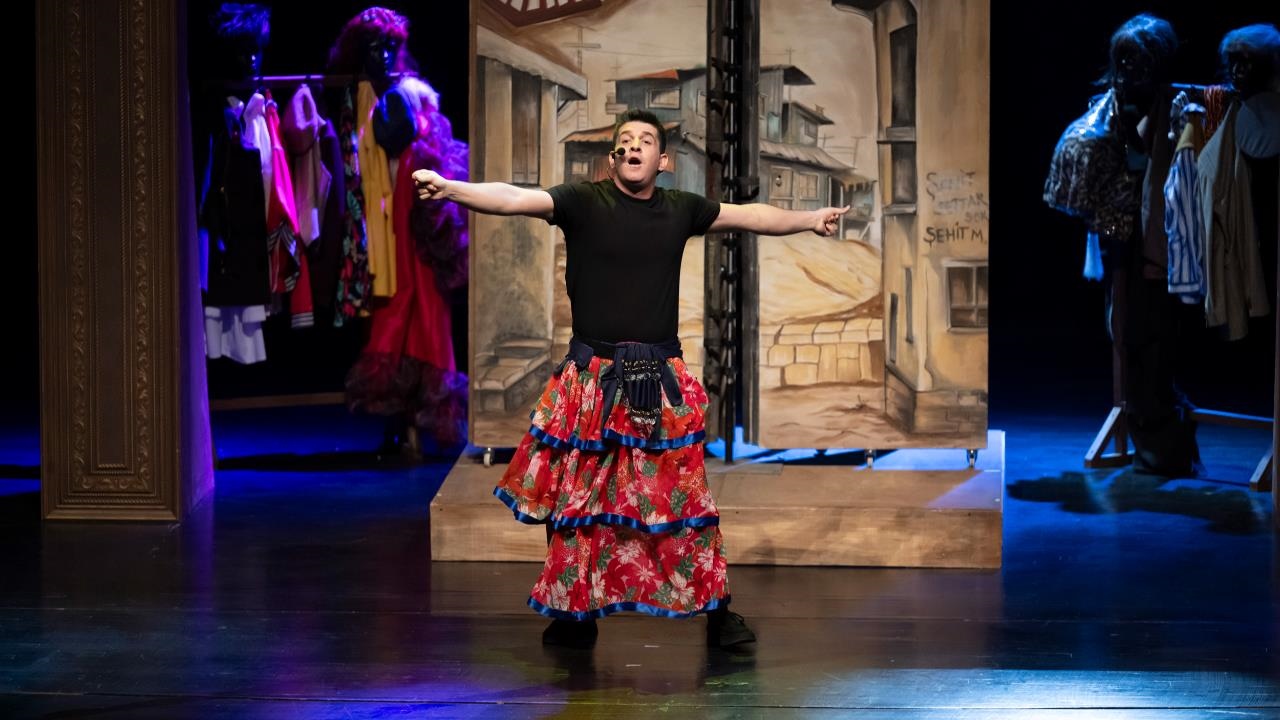 Eyvah Nadir’ Mersinli Seyircisiyle Yeniden Buluştu