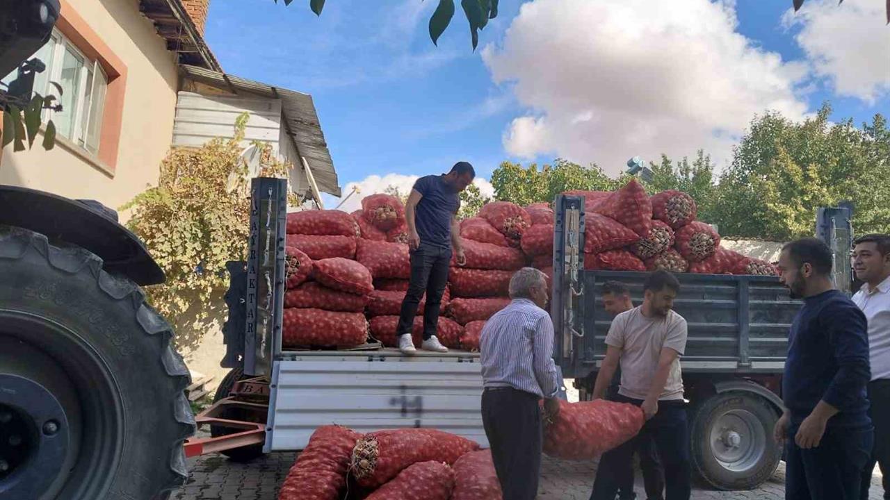 Eskişehir'de çiftçiler öşürlerini müftülüğe bağışladı